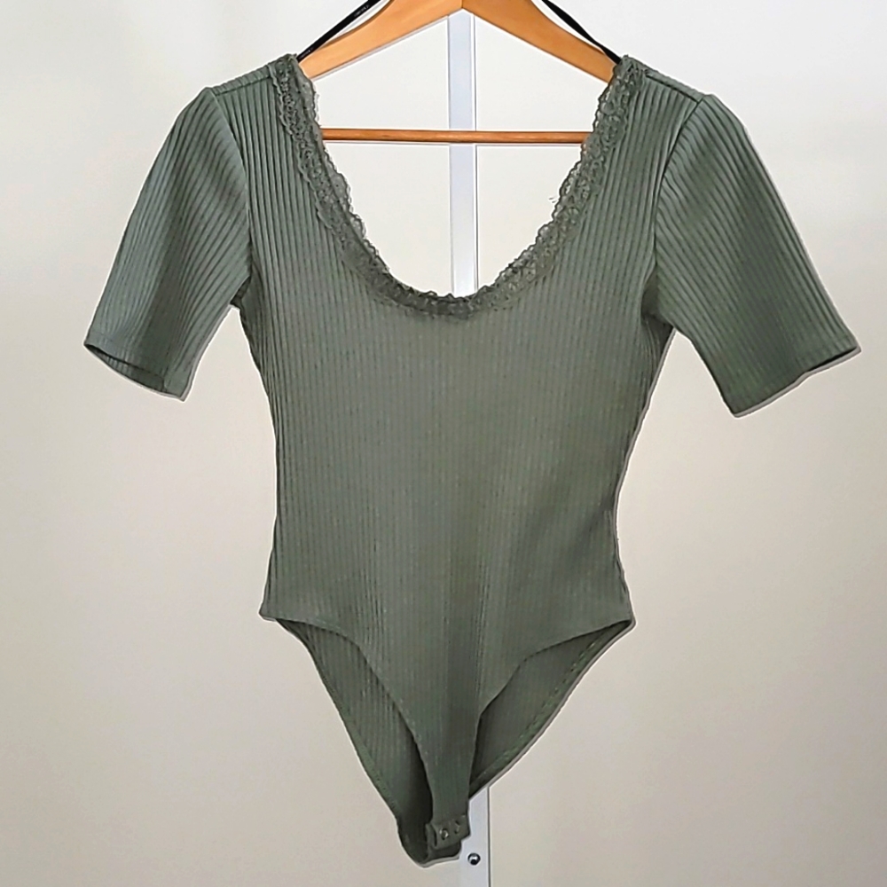 FOREVER 21 | Lowback Ribbed Bodysuit | Medium